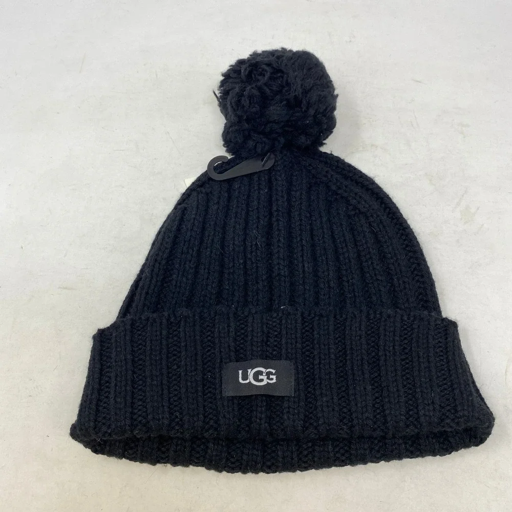 UGG Rib Pom Hat Black Knit‎ Beanie with Pom-Pom 15094 One Size NWT